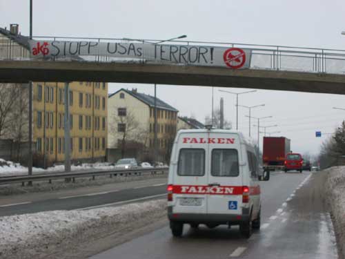 Banner: Stopp USAs terror!